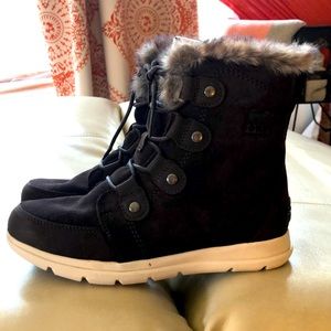 Sorel: lightweight brown suede ‘Joan’ boot (9)